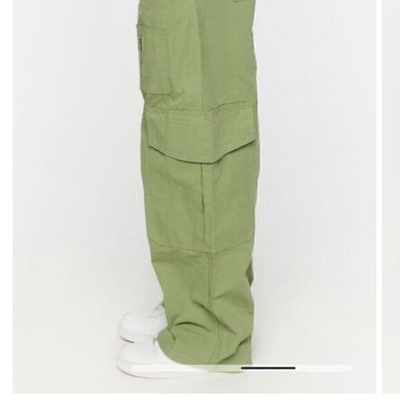 NWT Forever 21 Zipper-Pocket Cargo Pants in Olive Green - Size M - Picture 3 of 16